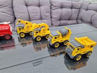 Juguetes de Construcción: Camiones y Coches