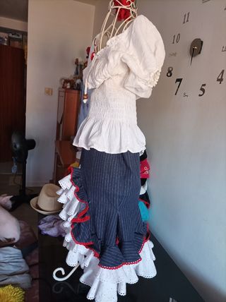 Traje Rociera Niña falda preciosa 