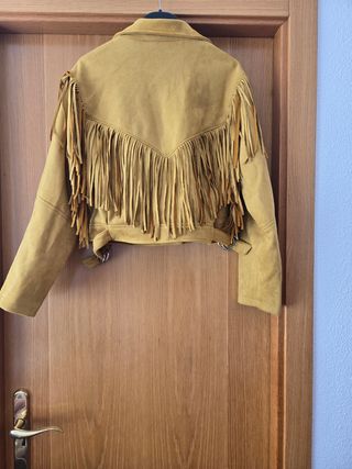 Chaqueta Bershka Flecos Amarilla