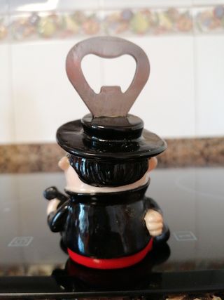 Abridor de botellas Sevillano con guitarra