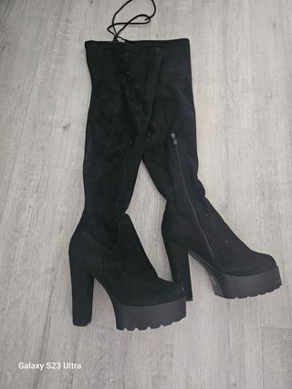 Zapatos de tacón negros con plataforma