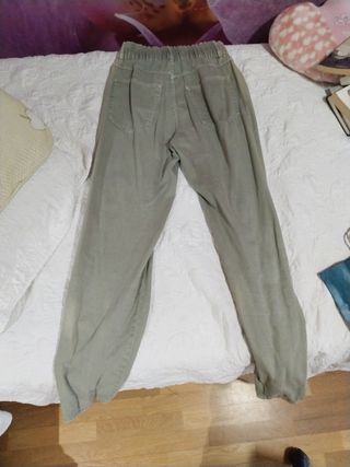 Pantalón ancho verde caqui