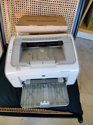 4 tóner sin estrenar e Impresora HP LaserJet P1102