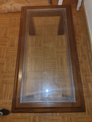 Mesa de cristal y madera en buen estado 