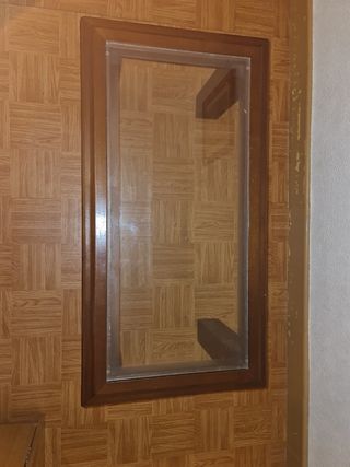 Mesa de cristal y madera en buen estado 