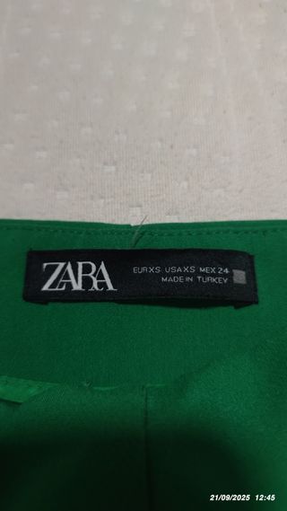 Pantalones cortos verdes elegantes