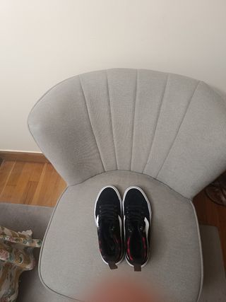 Zapatillas Vans Negras y Rojas