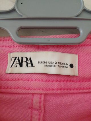 Pantalón vaquero Zara rosa