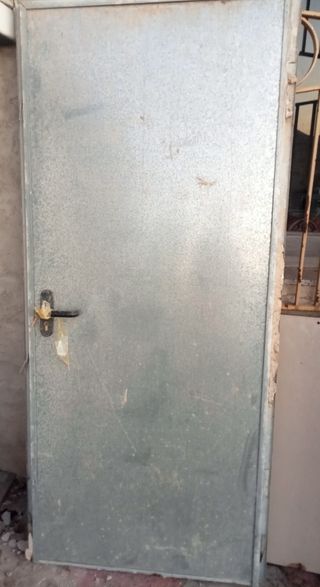 Puerta metálica
