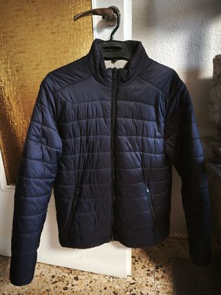 Cazadora azul marino acolchada