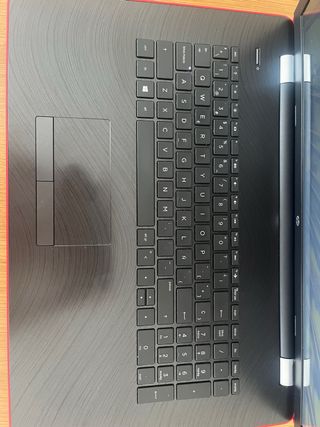 Portátil HP Rojo 17 + Funda + Cargador 