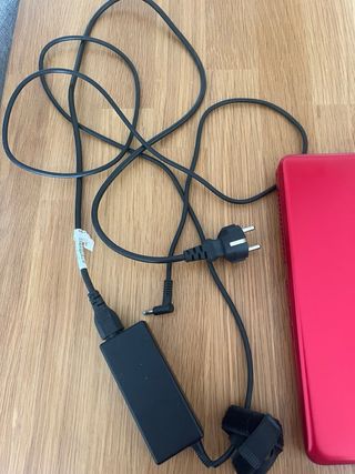 Portátil HP Rojo 17 + Funda + Cargador 