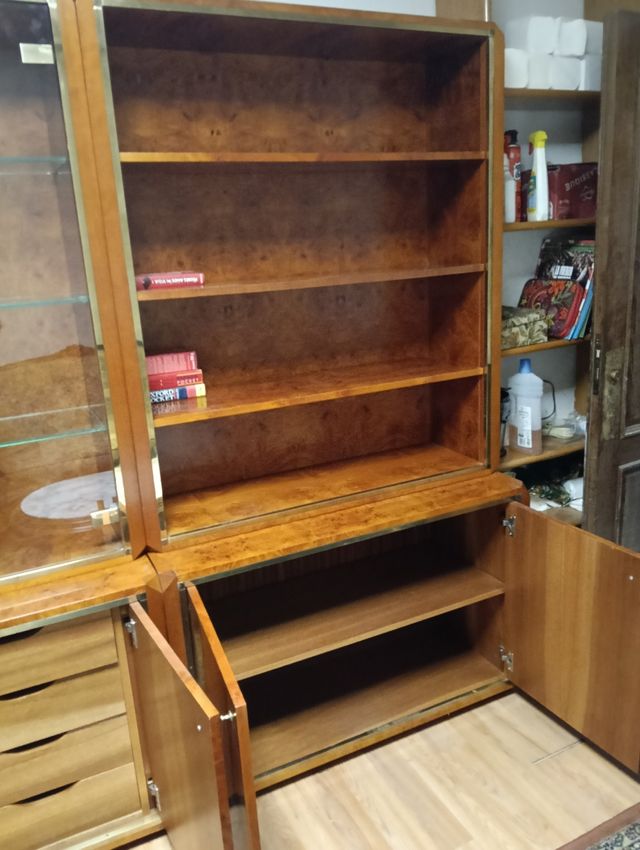 Mueble de salón madera y cristal