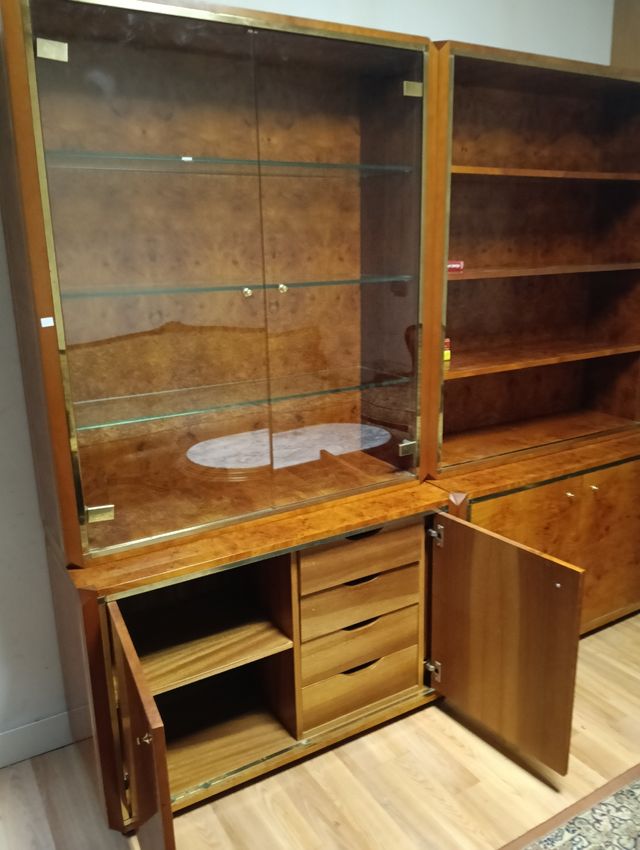 Mueble de salón madera y cristal