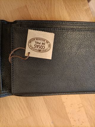 Cartera, billetera y tarjetero de piel