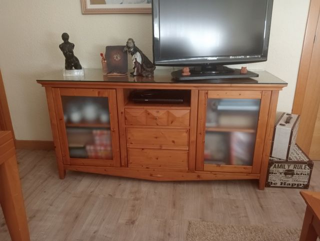 Aparador de madera 160x80x50. Negociable.
