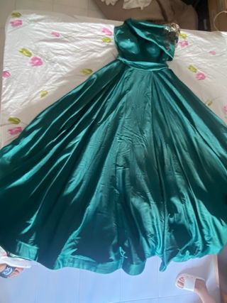 Vestido de fiesta verde con plateado