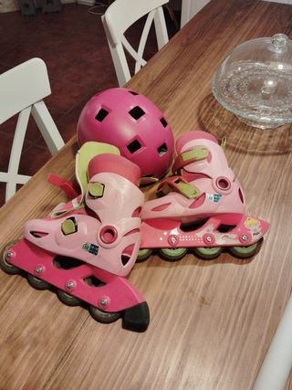 Patines Infantiles Ajustables Talla 28-30.
Casco.