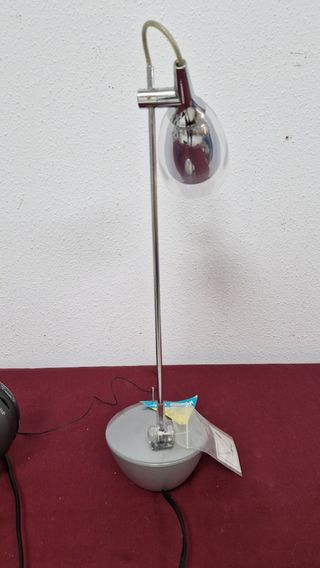 Radio Reloj Digital Roadstar y lámpara de mesa