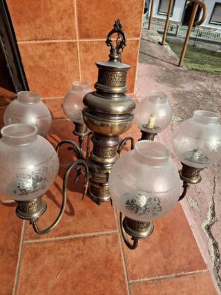 Lámpara de techo de metal y cristal