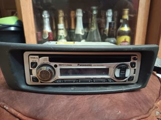 Radio CD Panasonic CQ-RDP003N con frontal extraíbl