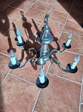 Lámpara de techo dorada con 5 luces
