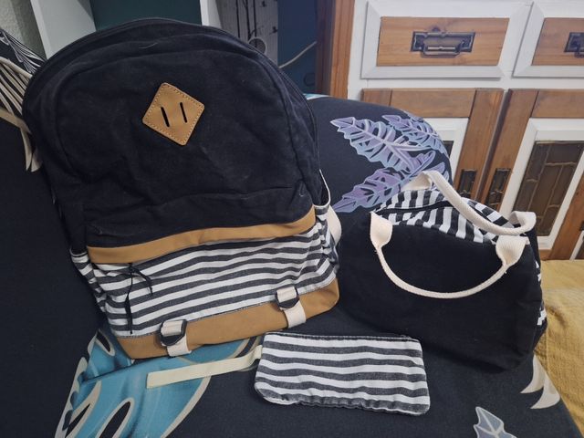 Juego de Mochila, estuche y Neceser nevera a Rayas