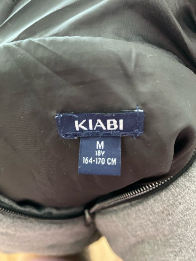 Abrigo gris Kiabi con capucha