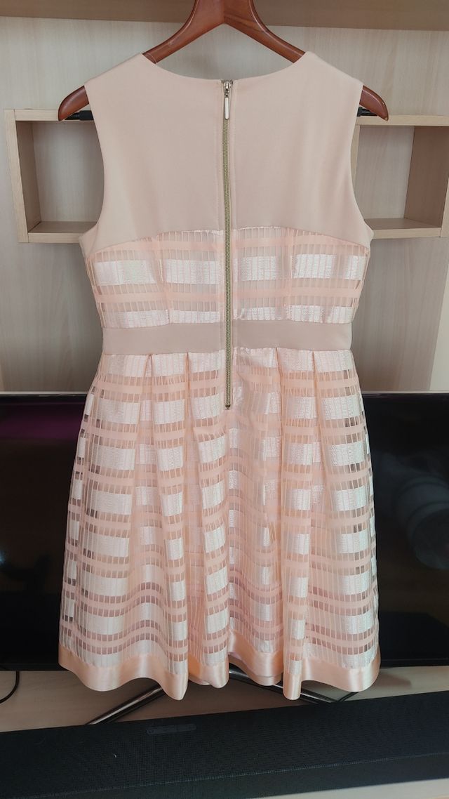 Vestido corto beige y rosa