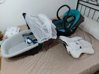 Carrito de bebé marrón y azul