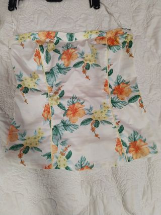 Camiseta palabra de honor floral