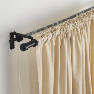 Barra Cortina Hugad Negra + soporte