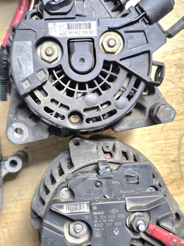 Lote de alternadores.