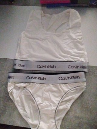 Conjunto Calvin Klein Braga y Top Blanco