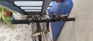 Bicicleta antigua blanca