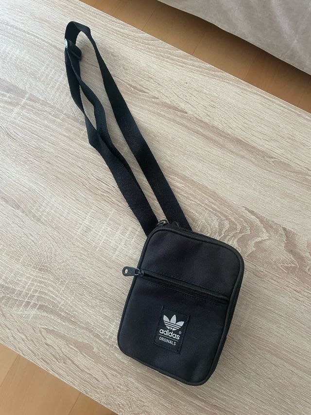 Bolsito Adidas Negro