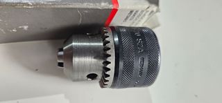 NUEVO A ESTRENAR PORTABROCAS BOSCH