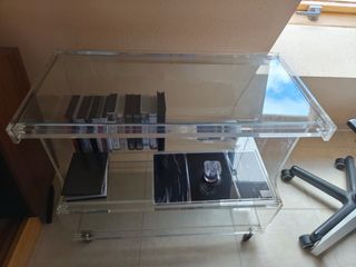 Mesa de televisión de metacrilato