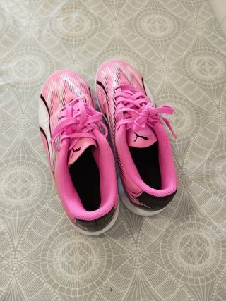Zapatillas Fútbol Sala Puma Niña Rosa 