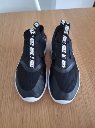 Zapatillas Nike Negras sin cordones