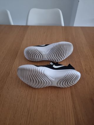 Zapatillas Nike Negras sin cordones