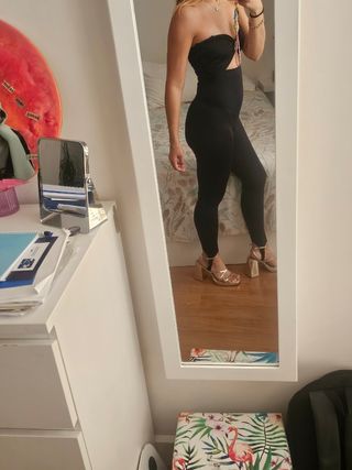 Mono negro de la colección Barbie x Zara