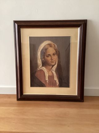 Cuadro de mujer con marco de madera