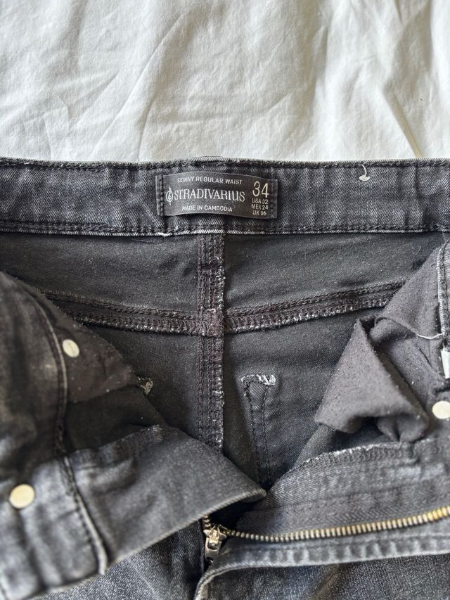 Pantalón vaquero negro