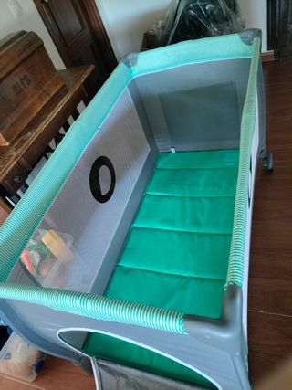 Parque infantil Lioneo con accesorios