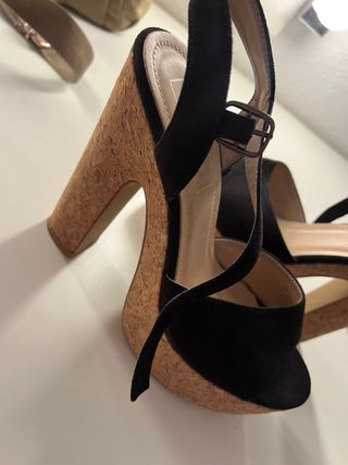 Sandalias de tacón negras con plataforma