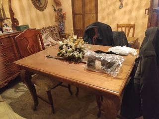 Mesa de comedor estilo Luis XV