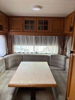 Caravana Hobby 460 Deluxe
