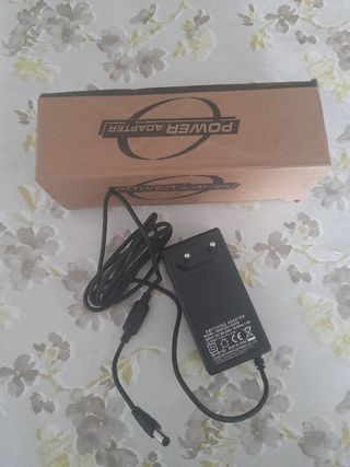 Cargador Universal / Adaptador de Corriente HUIKE 