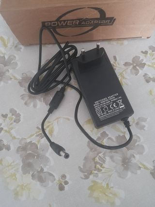 Cargador Universal / Adaptador de Corriente HUIKE 